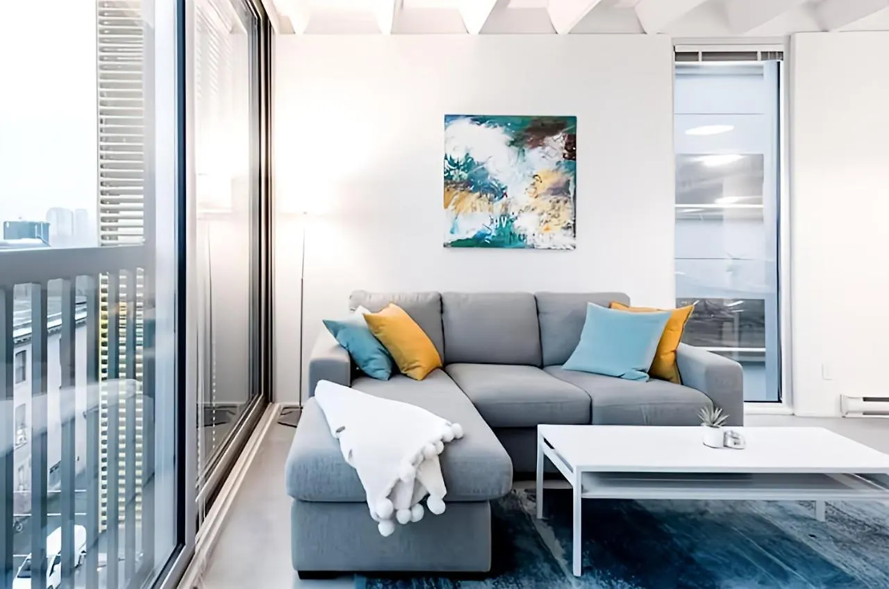 Apartment Modern, Bright & Central 1-Bed Downtown Apt Close To Rogers Arena Vancouver